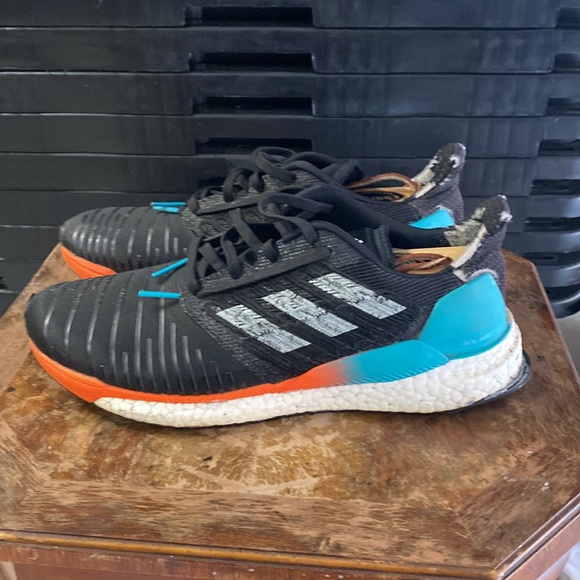 Adidas - Picture 3 of 6
